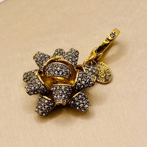 EUC Juicy Couture 2010 Limited Edition Big Crystal Bow Charm - Picture 7 of 12